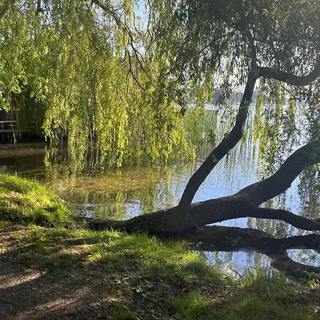 Exklusive 5 Sterne Seeresidenz, Sauna, See, Hund