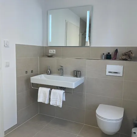 Appartement Exklusive 5 Sterne Seeresidenz, Sauna, See, Hund *