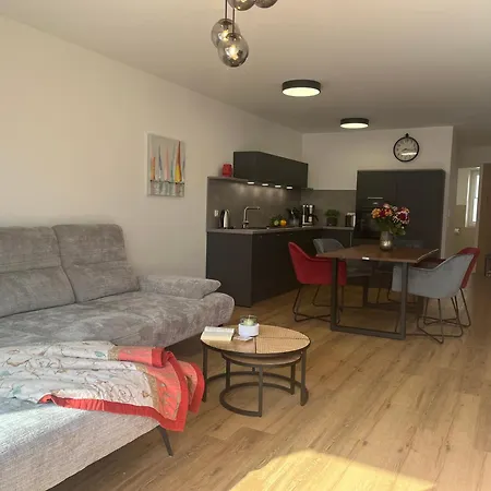 Exklusive 5 Sterne Seeresidenz, Sauna, See, Hund Appartement Krakow am See
