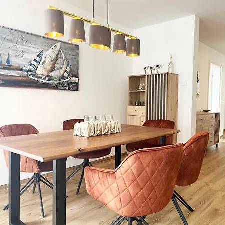 Exklusive 5 Sterne Seeresidenz, Sauna, See, Hund Appartamento