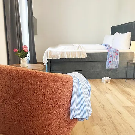Exklusive 5 Sterne Seeresidenz, Sauna, See, Hund Appartement *