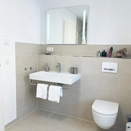 Exklusive 5 Sterne Seeresidenz, Sauna, See, Hund Appartement Krakow am See