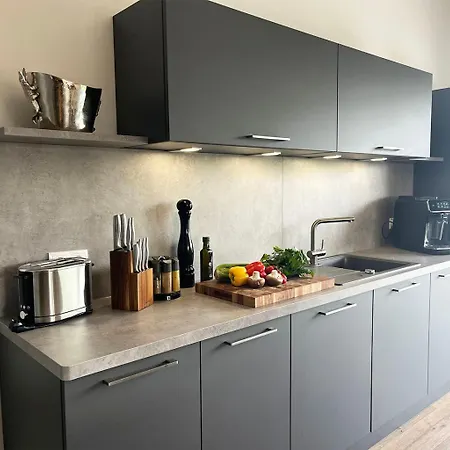 Exklusive 5 Sterne Seeresidenz, Sauna, See, Hund *